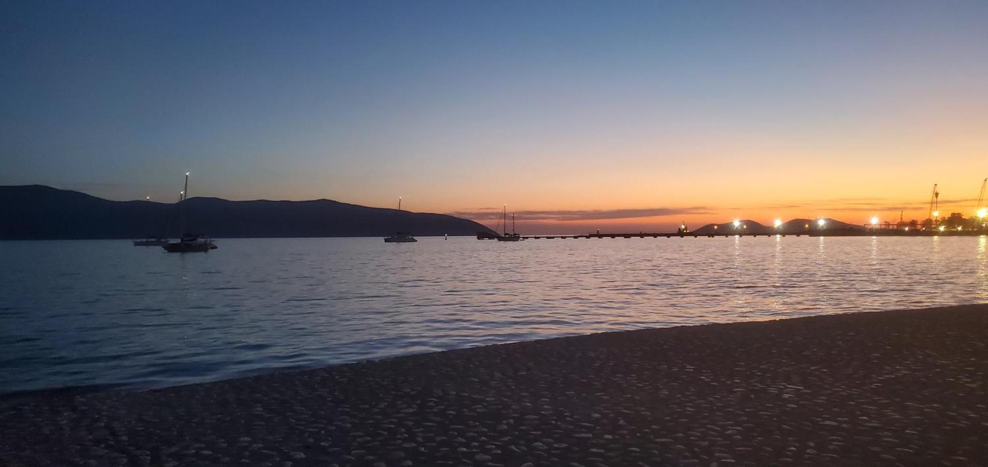 Sea Side Apartment Avlonya Dış mekan fotoğraf